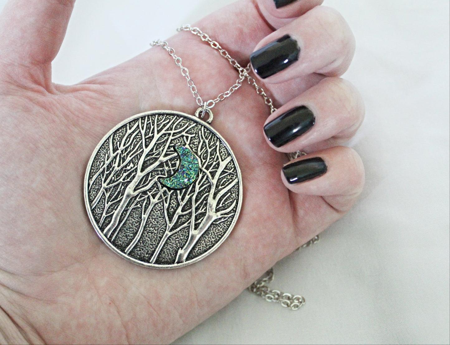 Green Moon Forest Necklac