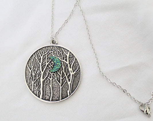 Green Moon Forest Necklac