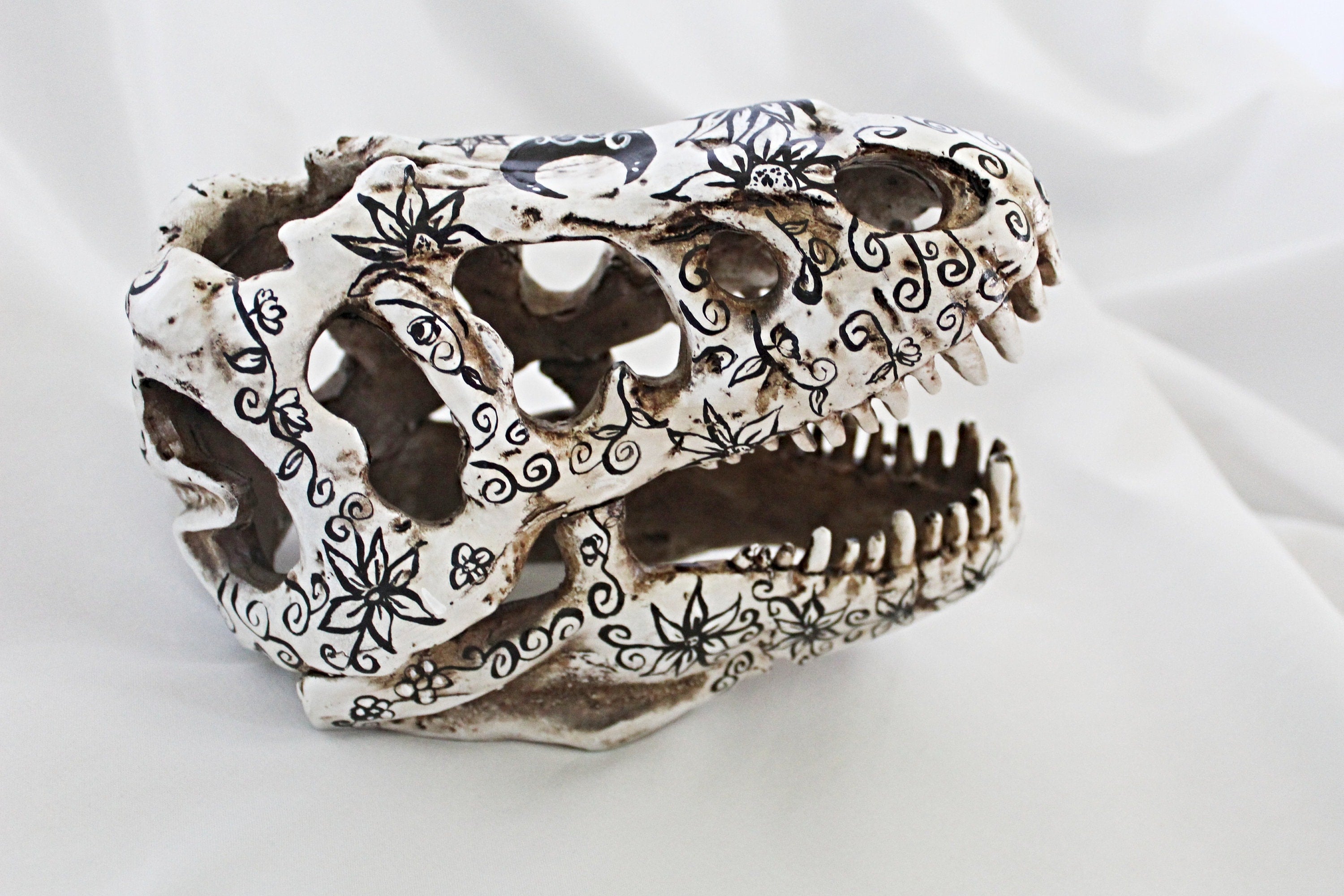 T-Rex Witchy Dino Head Décor